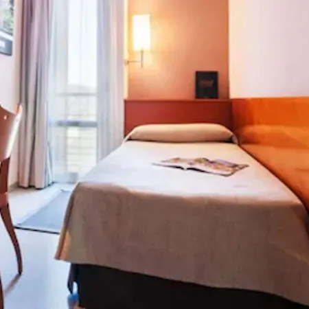 Hotel Granollers 3* جرانويِرس