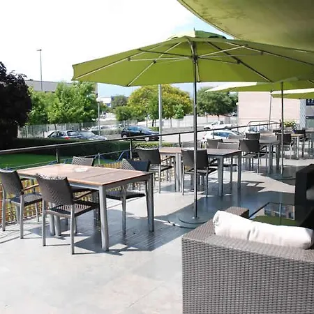 فندق Hotel Granollers 3*