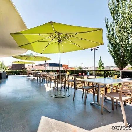 Hotel Granollers فندق
