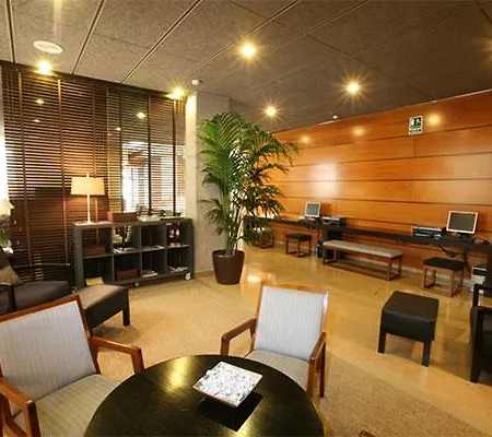 Hotel Granollers فندق جرانويِرس